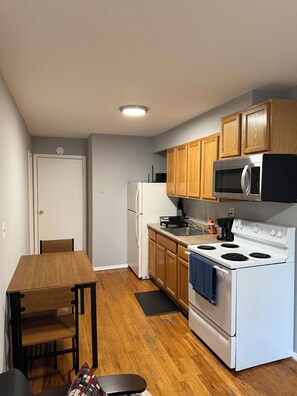 Luokittelematon kuva, 4 kautta 14, painike