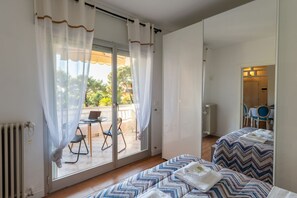 2 bedrooms, iron/ironing board, travel cot - GuestHost - Cozy Apartment with Terrace in Sanremo (Sanremo)