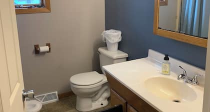Family and pet welcoming home - Barkers Island is within walking distance!