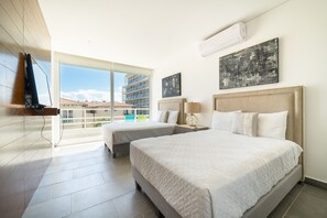3 bedrooms, in-room safe, free WiFi - Rooftop & 2 Pools - 3 Bedroom Condo - Latitud 203 (Playa del Carmen)