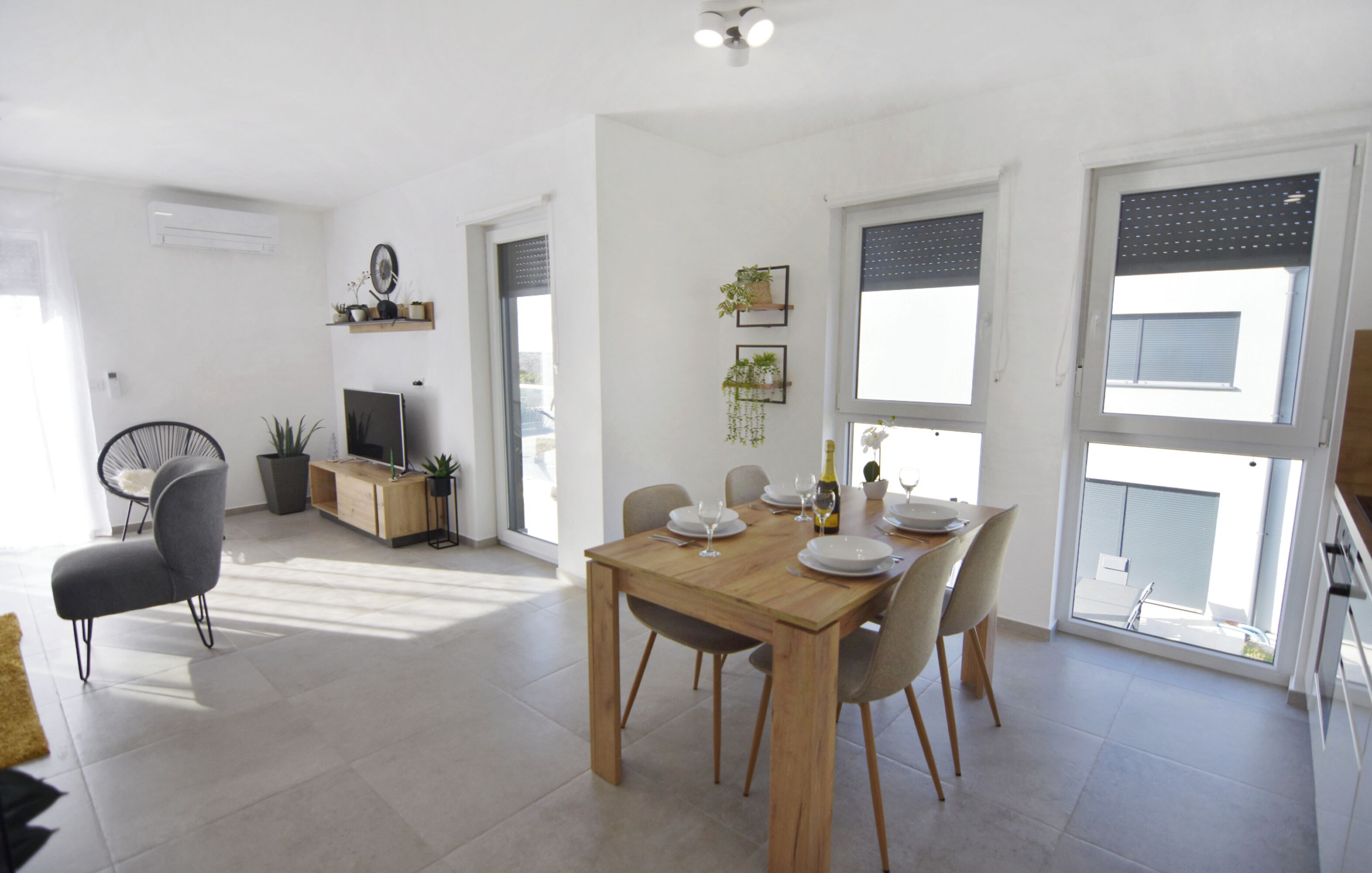 อพาร์ทเมนท์, 2 ห้องนอน, ระเบียง, วิวเมือง | ห้องรับประทานอาหาร