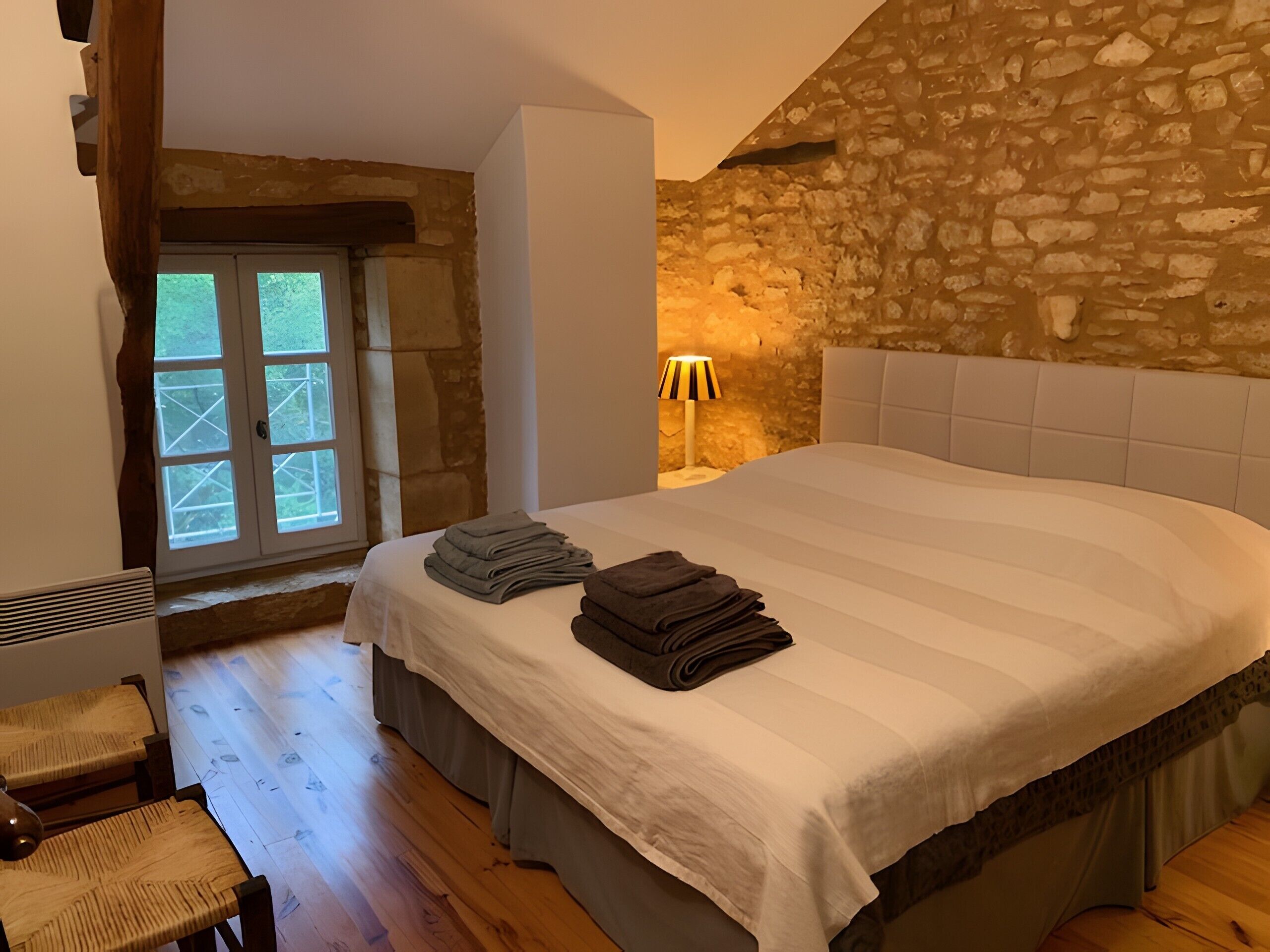 2 makuuhuonetta, silitysrauta/-lauta, Wi-Fi, vuodevaatteet