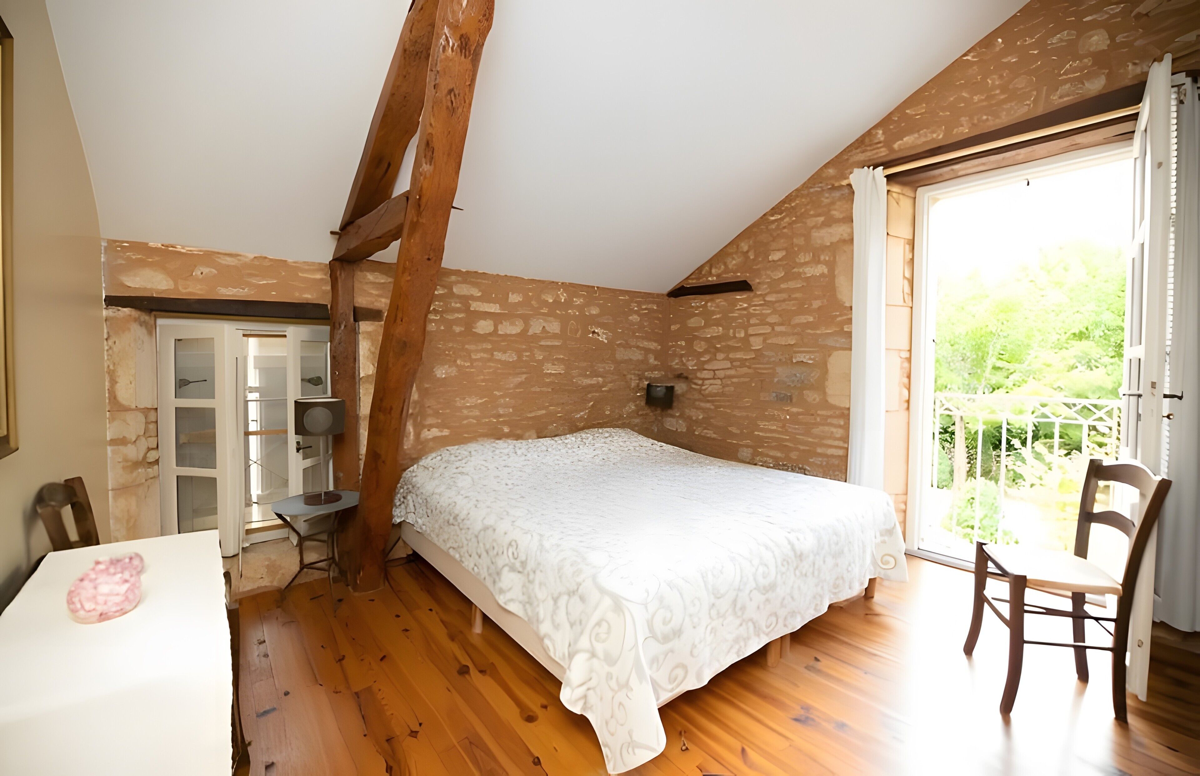 2 chambres, fer et planche à repasser, Wi-Fi, draps fournis