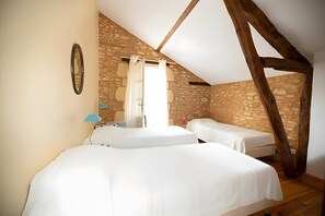 2 dormitorios, tabla de planchar con plancha, wifi y ropa de cama