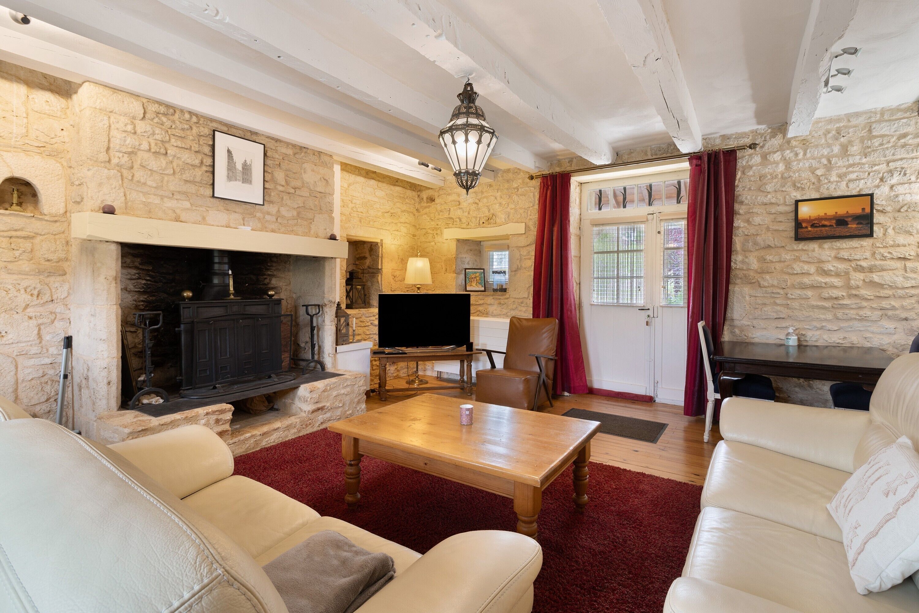 TV, fireplace, DVD player, table tennis