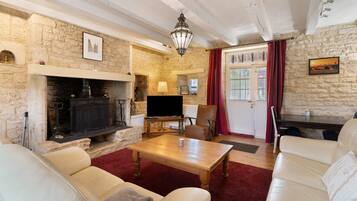 TV, fireplace, DVD player, table tennis