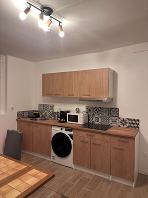 Private kitchen - Appartement 2 Chambres Business Famille (Orléans)