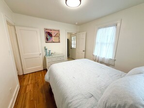 2 bedrooms, WiFi, bed sheets - Red Bank Charmer (Red Bank)