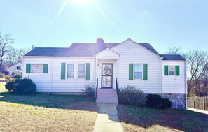 Exterior - Red Bank Charmer (Red Bank)