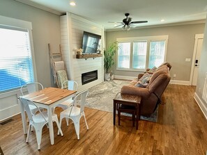 Unclassified image, 2 of 18, button - NEW Pet Friendly - 7 Minutes to Downtown GVL (Greenville)