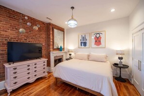 WiFi, bed sheets - The Nest Above -Bluebird (studio) (Seneca)