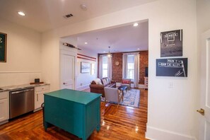 Interior - The Nest Above -Bluebird (studio) (Seneca)