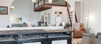 Calamity Jane's Hideout - Live like an Outlaw