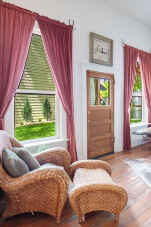 Unclassified image, 5 of 18, button