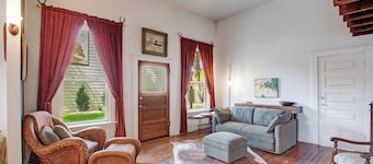 Calamity Jane's Hideout - Live like an Outlaw