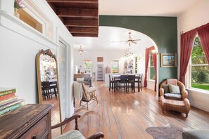 Unclassified image, 2 of 18, button