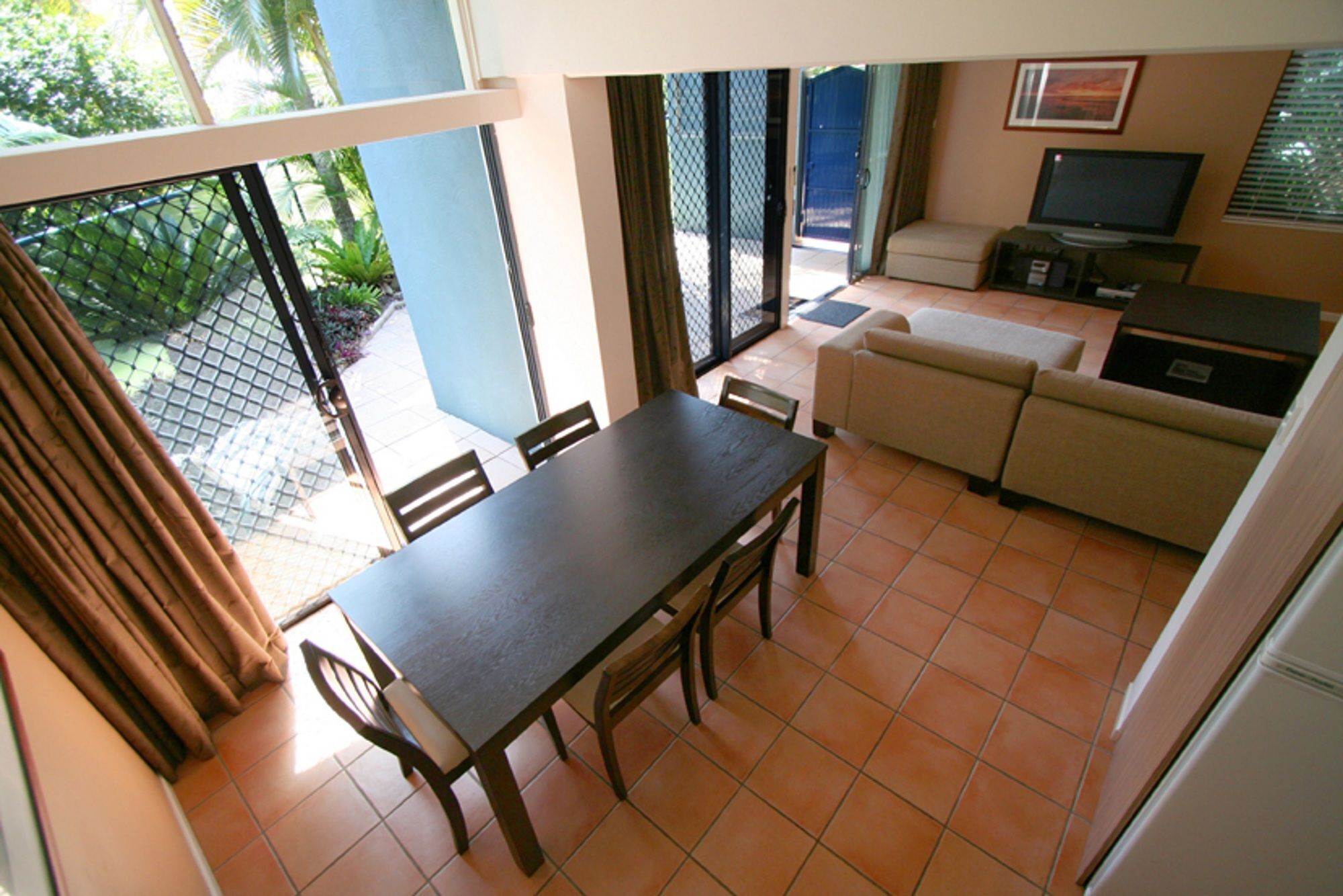 المنشأة من الداخل