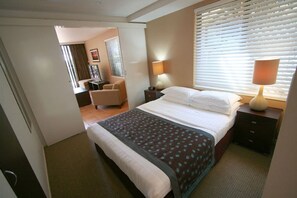 Room - Byron Bay Beachfront Apartments (Byron Bay)