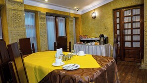 Signature Double Room | Desk, laptop workspace, soundproofing, free WiFi