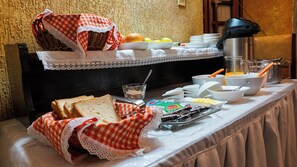 Desk, laptop workspace, soundproofing, free WiFi - Hostal Cerro Rico (Potosi)