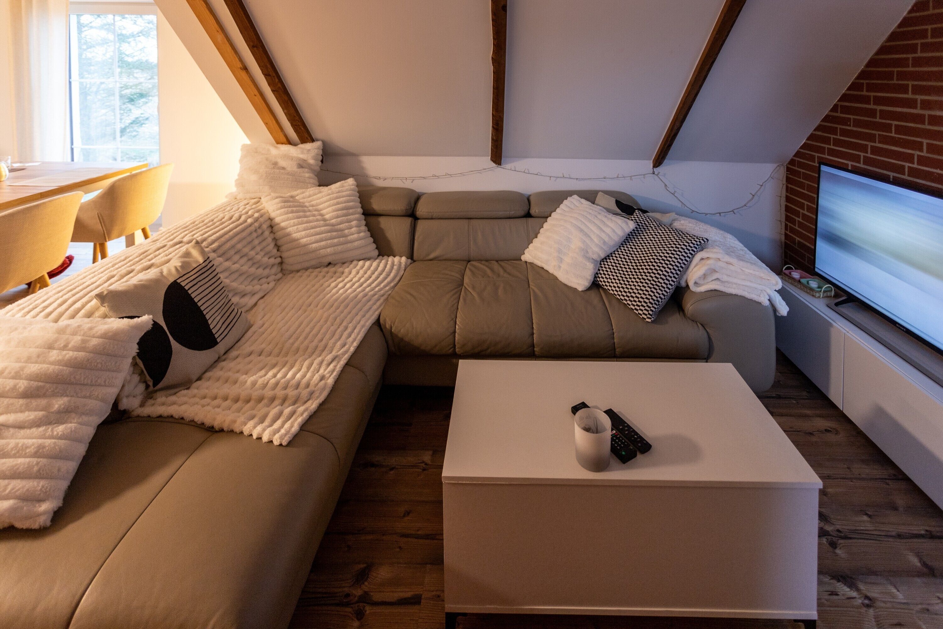 Fernseher, DVD-Player, Stereoanlage