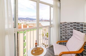 Interior - Cubo's Mendoza Seaview Malaga Apartment / Beachfront / Urban / Free Wi-Fi (Málaga)