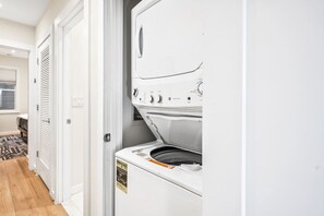 Interior - Garden level apt walk to Convention Center sleeps4 (Washington)