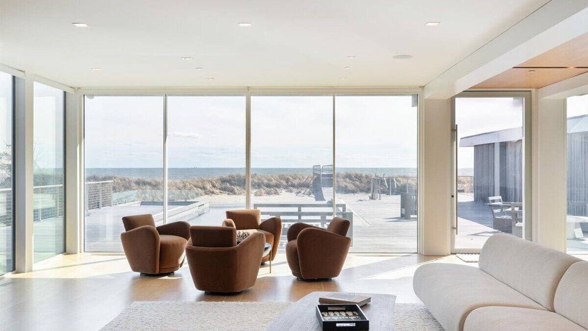 Smart TV, chimenea y estéreo 