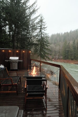 Property grounds - Boutique River Cabin · Infrared Sauna · Hot Tub (Gold Bar)