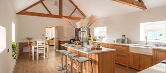 Stunning Barn Conversion | Beautiful Surroundings