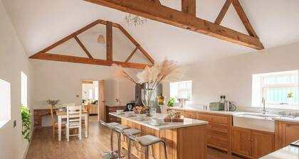 Homey Barn Conversion | Beautiful Surroundings