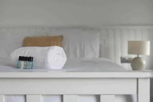 Immaculate Apartment | Historic Lincoln | Wi-Fi