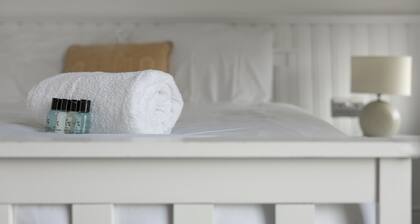 Immaculate Apartment | Historic Lincoln | Wi-Fi