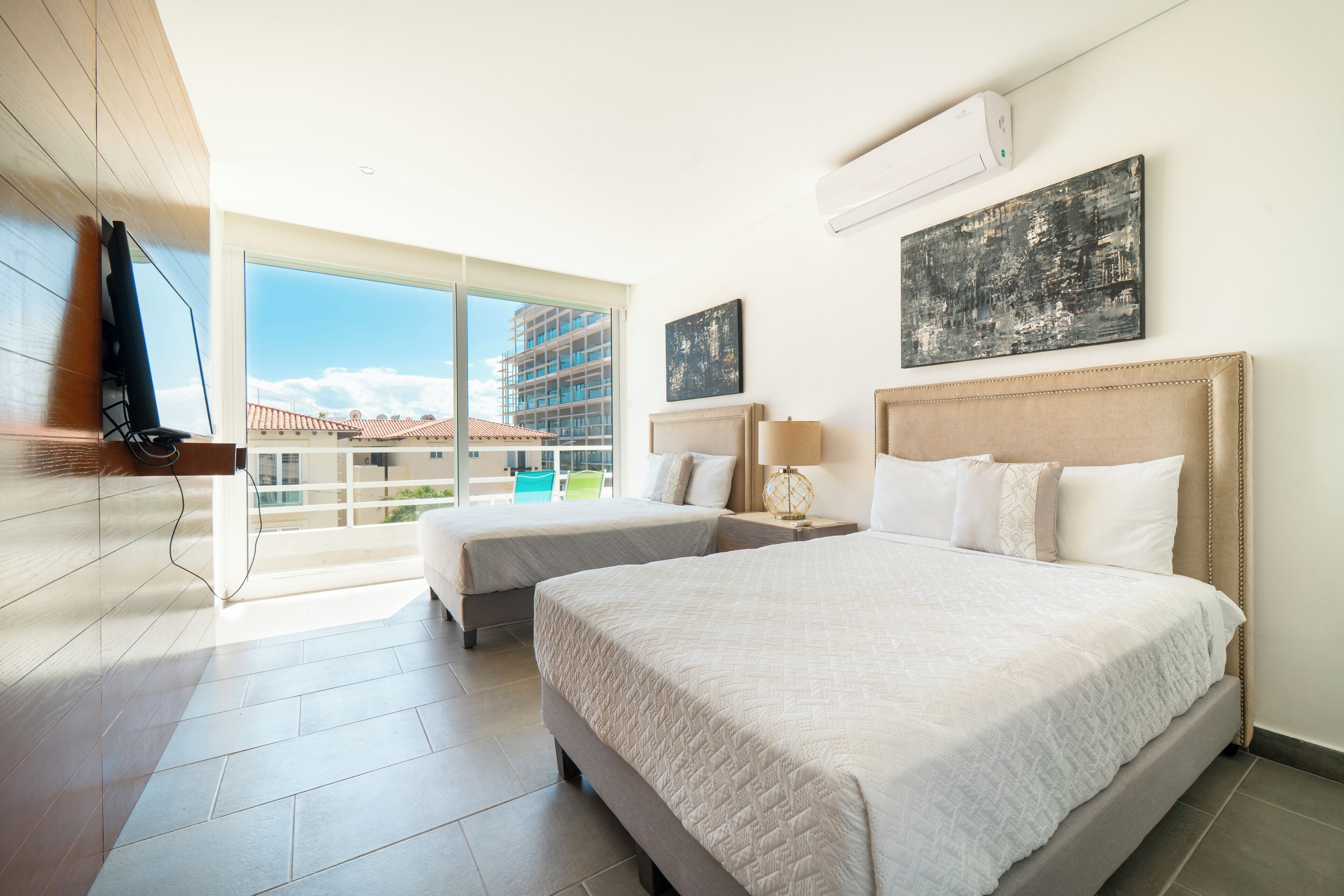 Condo Deluxe, balcón | Caja de seguridad en la habitación y wifi gratis 