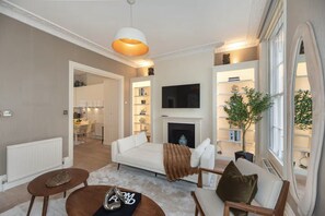 Deluxe Apartment, 2 Bedrooms | Living area - Chelsea Lux Flats - Central London  (London)