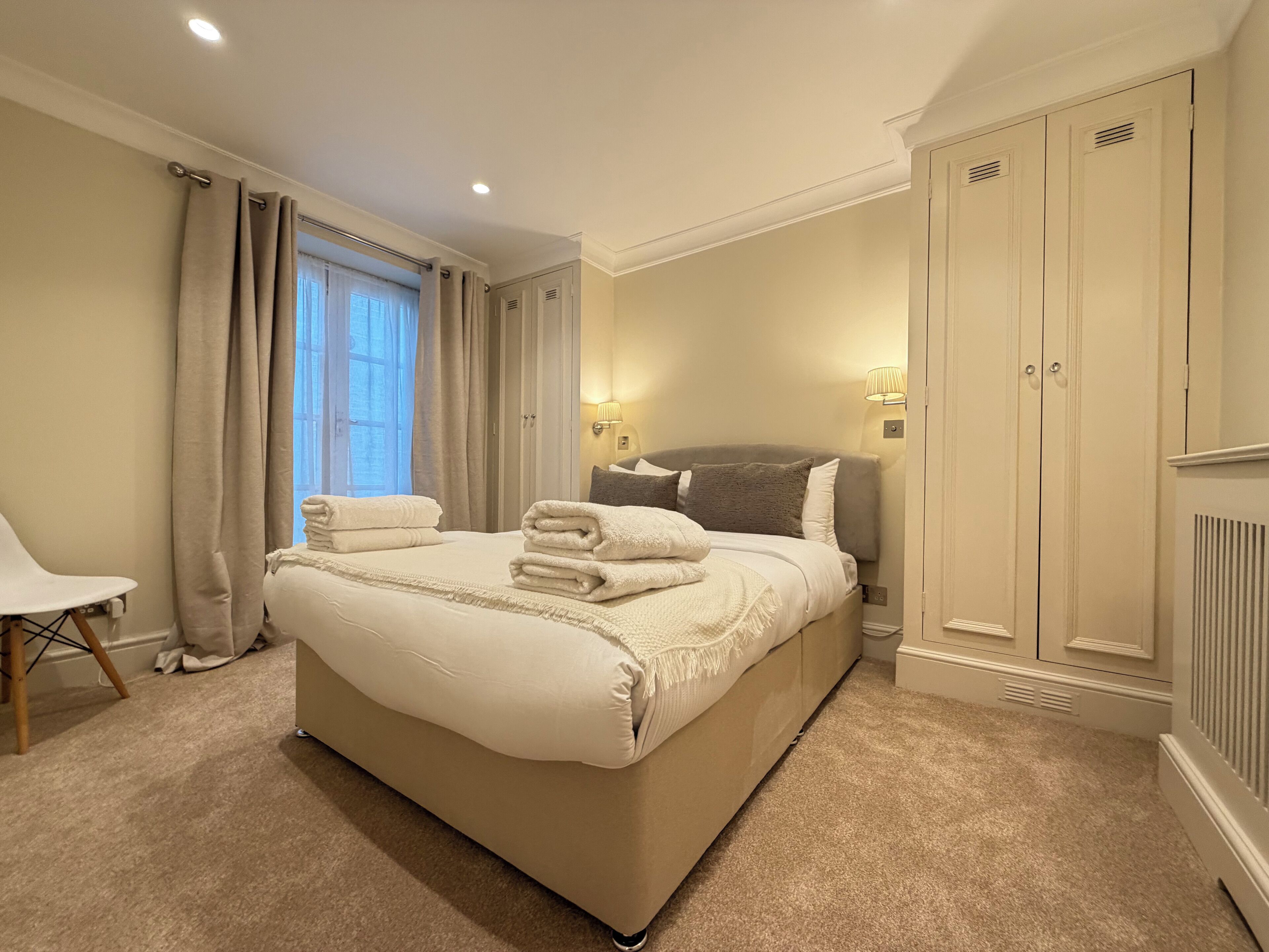 Apartemen Deluks, 2 kamar tidur | Setrika/meja setrika