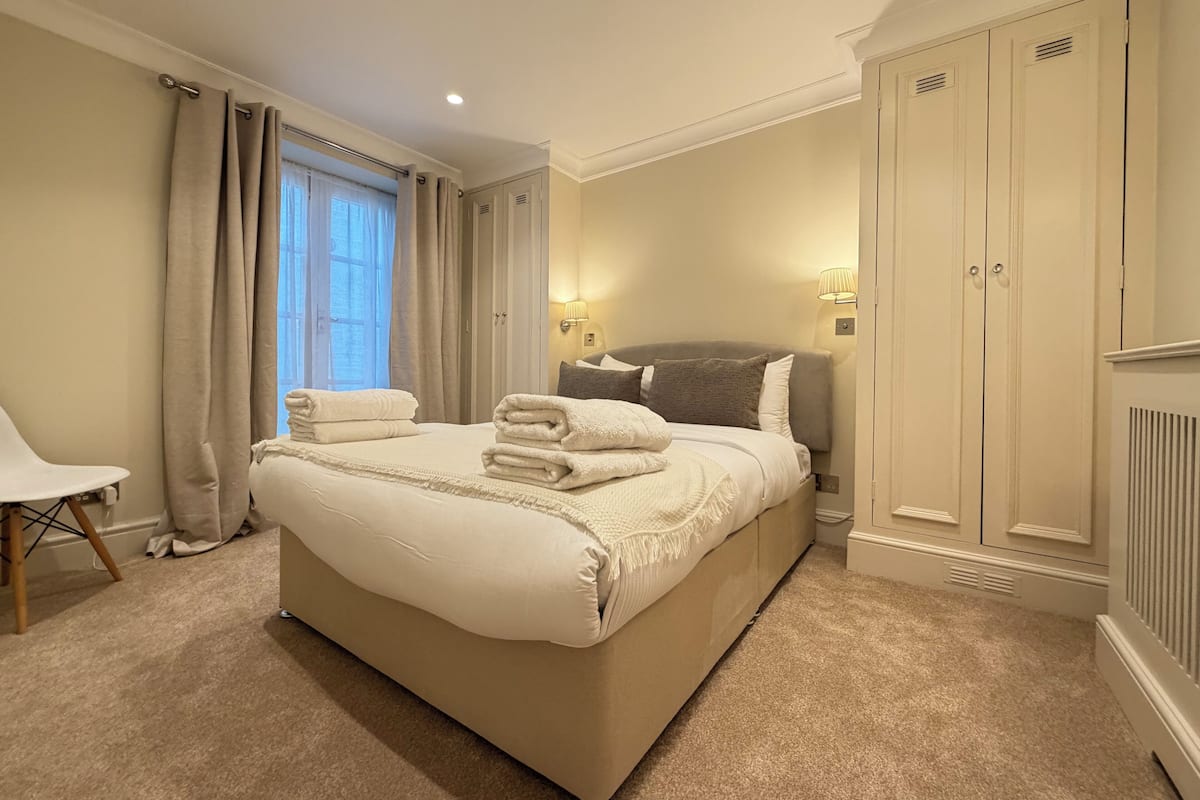 Apartemen Deluks, 2 kamar tidur | Setrika/meja setrika