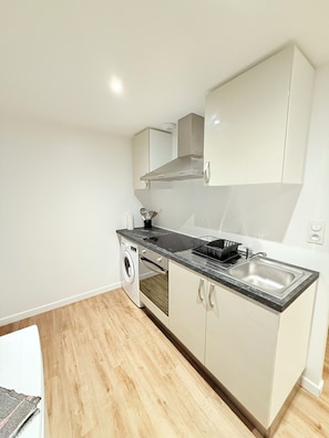 Luokittelematon kuva, 5 kautta 14, painike