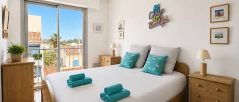 2 habitaciones, escritorio, tabla de planchar con plancha y wifi gratis