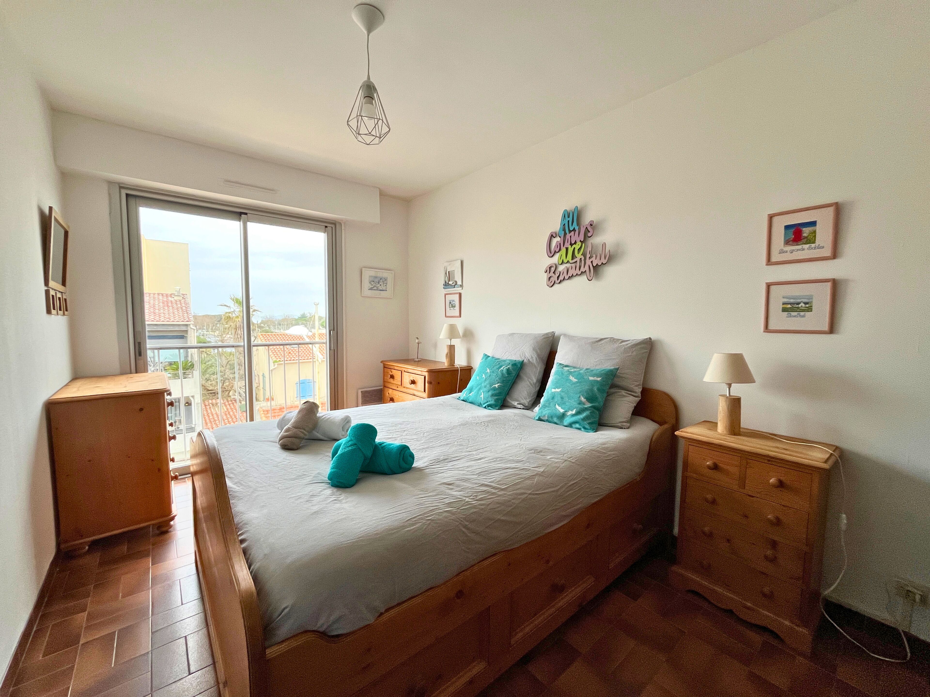 2 dormitorios, escritorio, tabla de planchar con plancha y wifi gratis