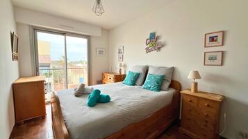 2 dormitorios, escritorio, tabla de planchar con plancha y wifi gratis