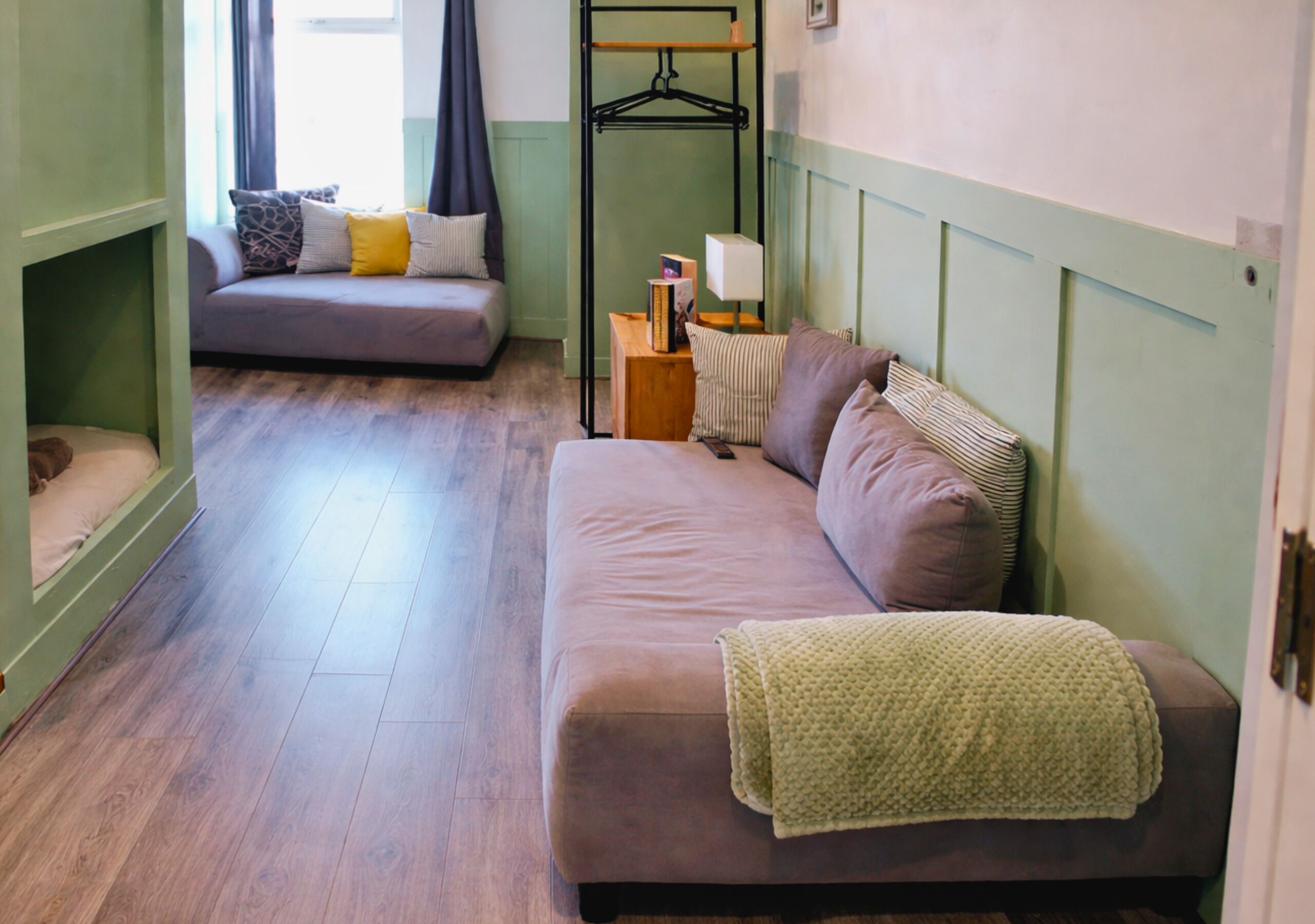 Apartment, 5 Bedrooms, Non Smoking, Shared Bathroom