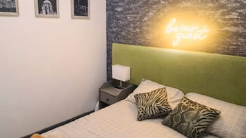 Apartment, 5 Bedrooms, Non Smoking, Shared Bathroom