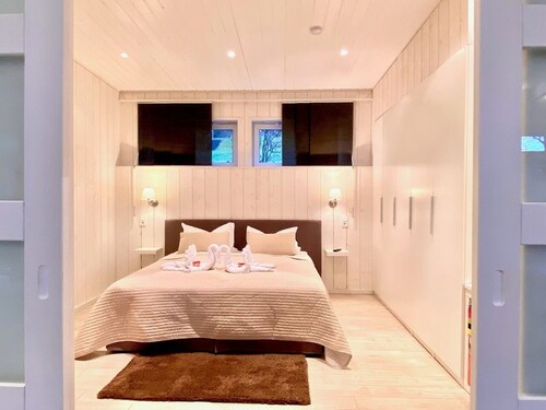 Seeloft by ZENSES: Private Sauna, Lake View, Fireplace and Pure Nature