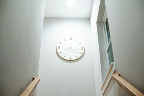 Interior - Luxury 3 Story Townhome 2 Bed, 4 Bath Fully Furnished 3 min from downtown Dallas (Dallas)