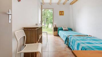 3 bedrooms, iron/ironing board, WiFi, wheelchair access