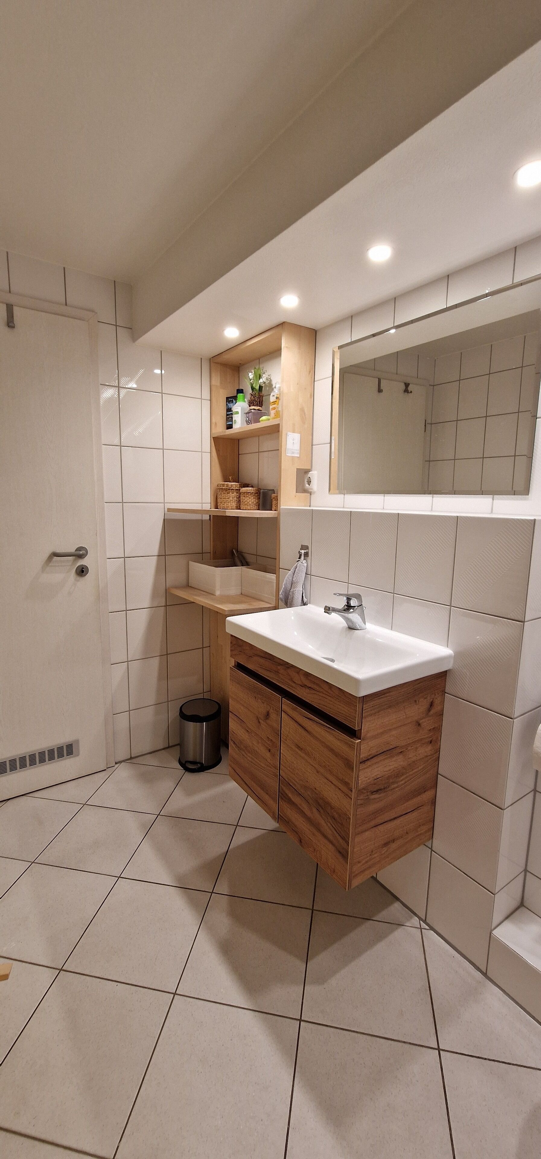 Shower, towels, toilet paper