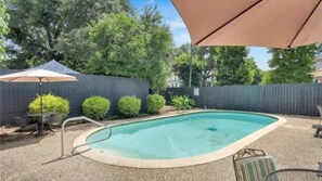 Pool - Stylish Townhome with Swimming Pool in Safe, Central Location (New Orleans)