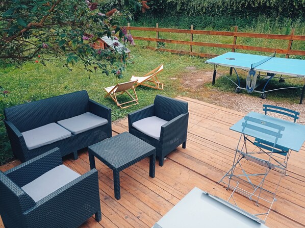 Unclassified image, 1 of 26, button - Chez Tombivouac (Pierrefonds)