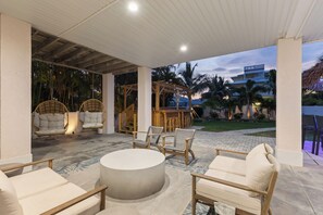 Terrace/patio - Steps to Beach | SwimSpa | Elevator | Luxury (Anna Maria)